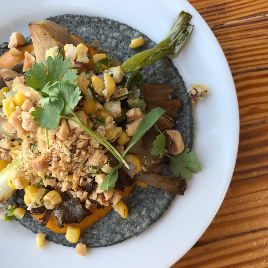 Our 10 Favorite Los Angeles Tacos That Every LA Girl Must Try - Petty Cash Taqueria